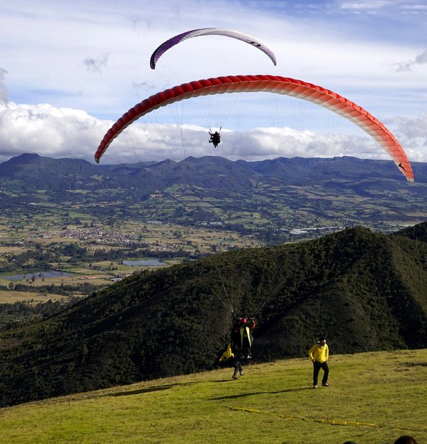 Découvrez l'epvl : ecole de parapente à loudenvielle / pyrénées